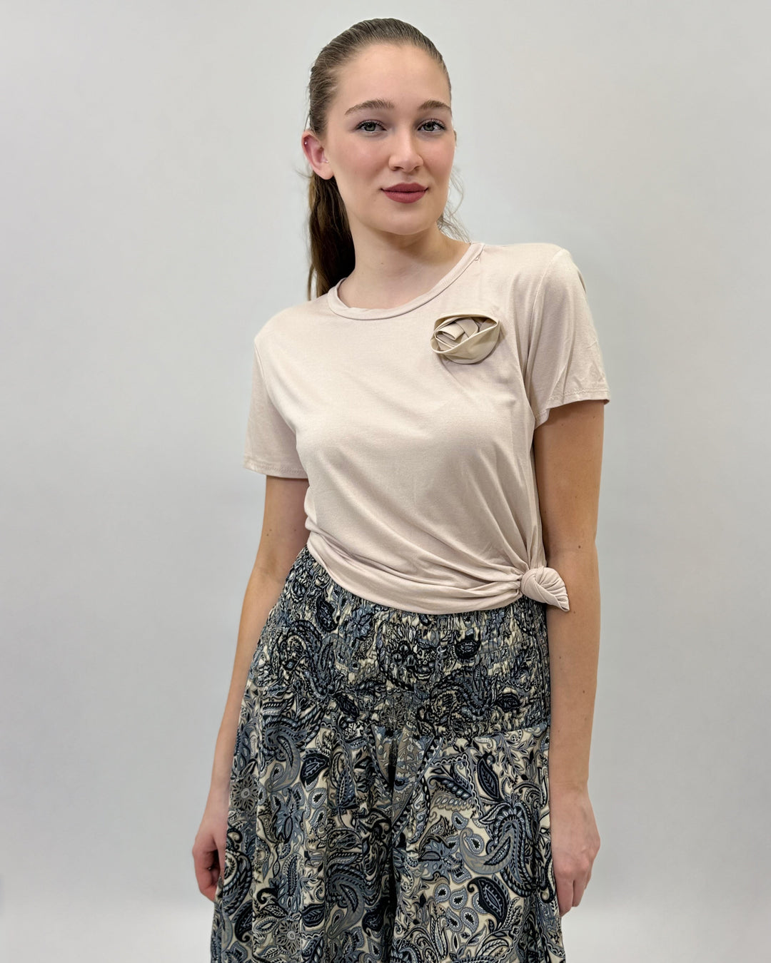 Vera™  |  Top Knot Flower