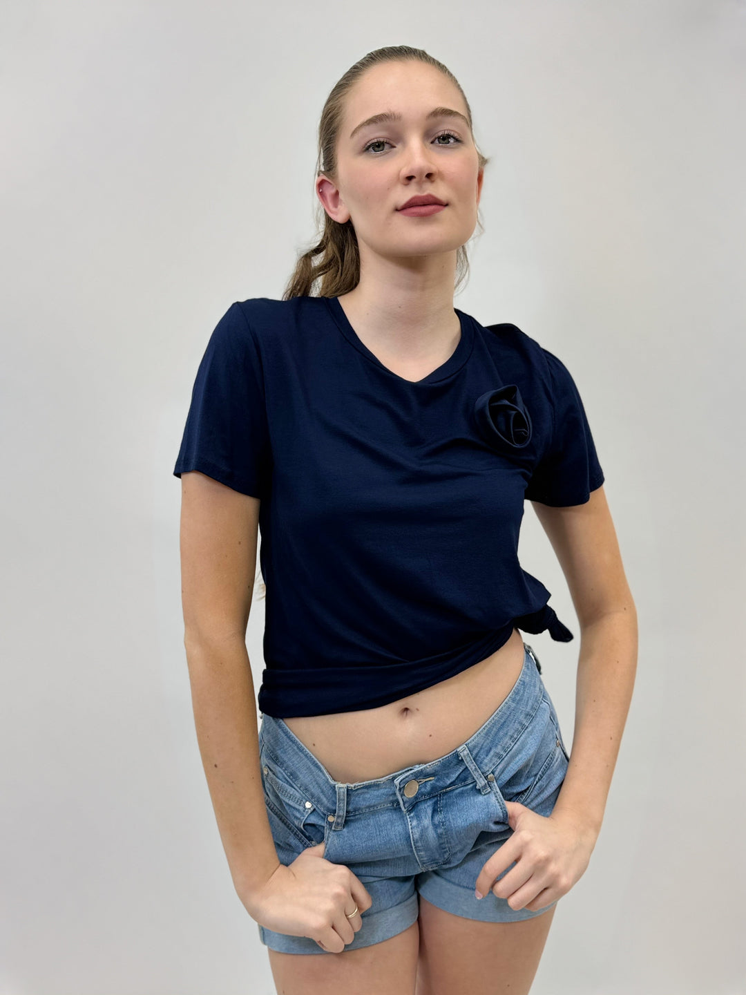 Vera™  |  Top Knot Flower