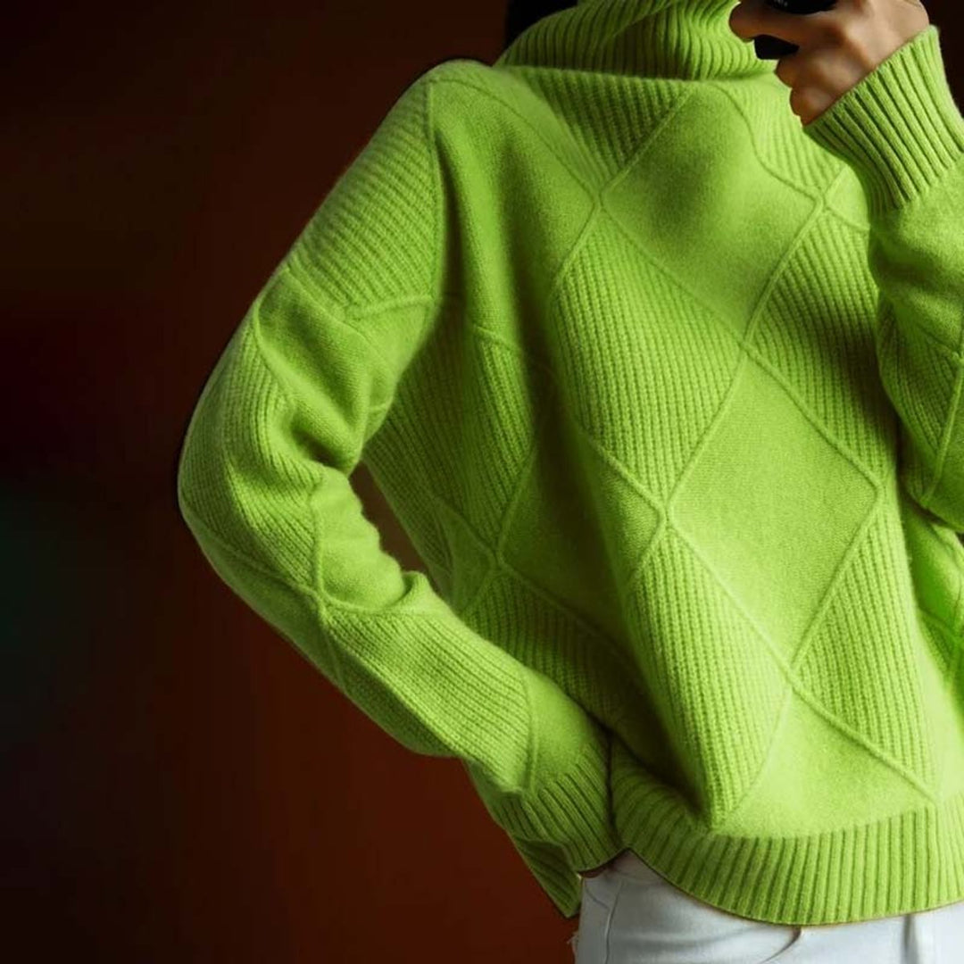 Nora | Elegant Turtleneck Sweater with Distinctive Diamond Pattern