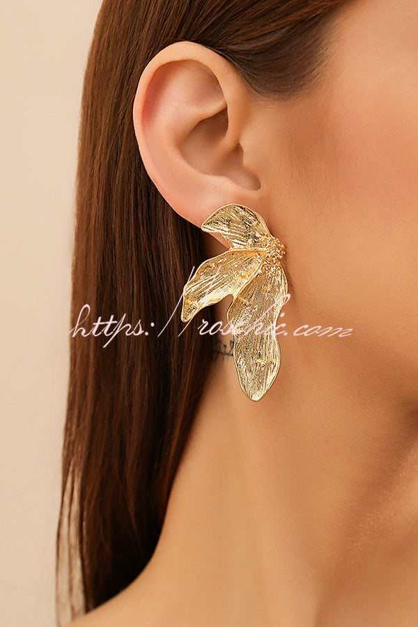 Vintage-style Leaf-shaped Stud Earrings