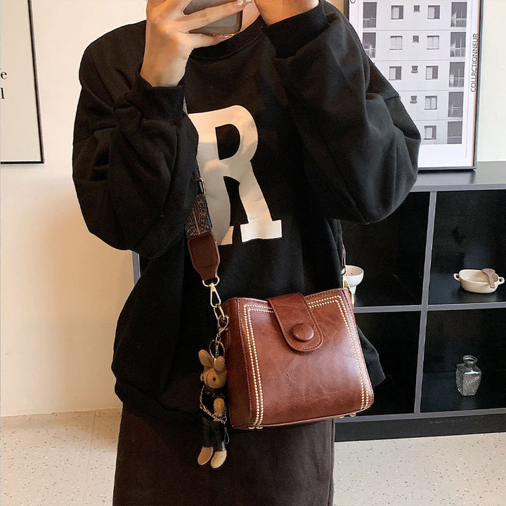 Small square women's bag in soft PU – Retro style and trendy for everyday use