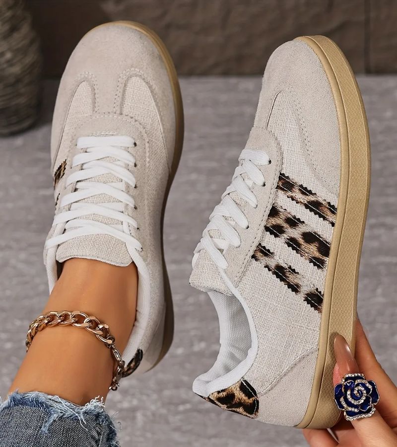Lilia | Sneakers with Intelligent Fatigue-Reducing Sole
