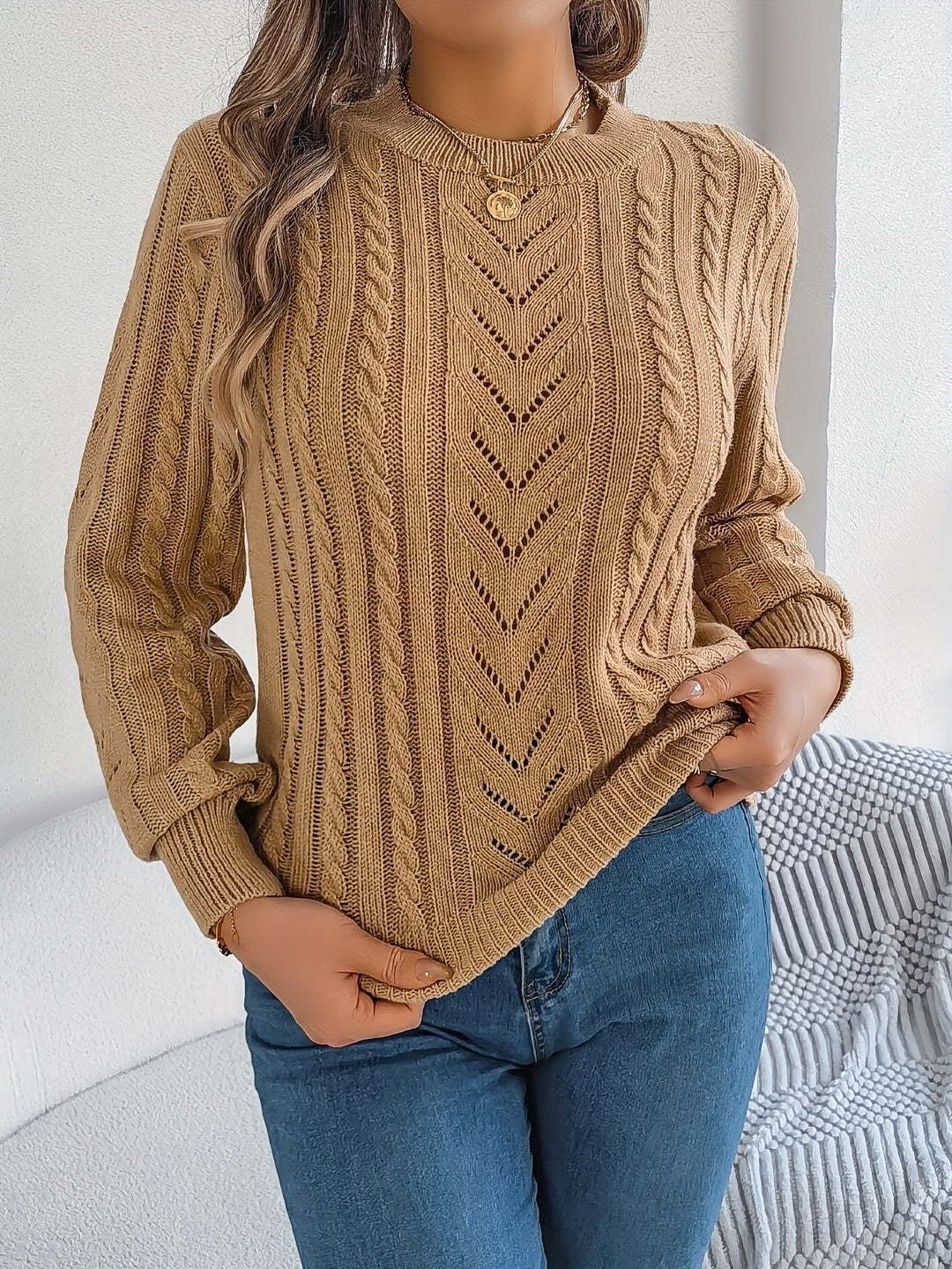 Laura | Classic and Cozy Cable Knit Sweater with Round Neck