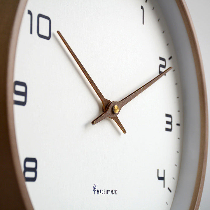 Minimalist Silent Wall Clock – Timeless, Clear, and Stylish