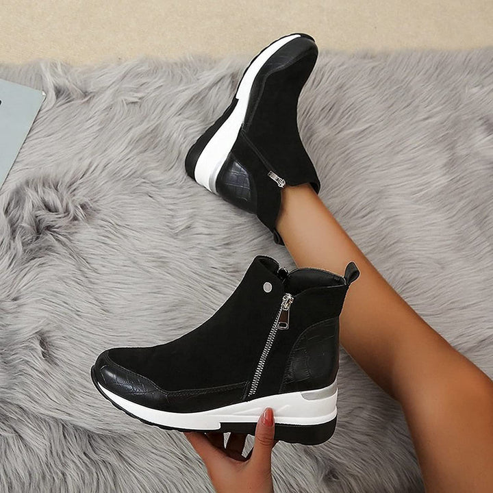 Kriza - Stylish Waterproof Women's Booties