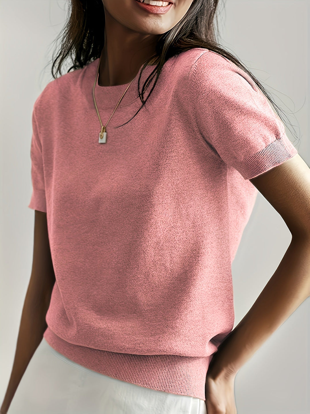 Aurélie - Elegant Fine Knit Top with Round Neck