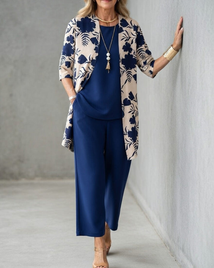 Elegant Three-Piece Women's Set with Fluid Cut for Everyday Comfort