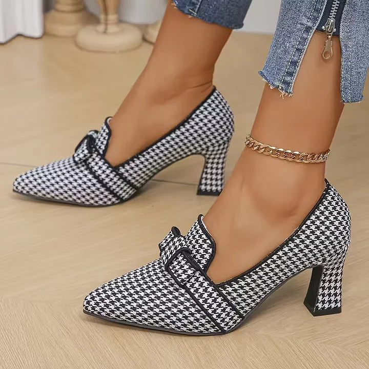 Women's Pointed Shoes Slim Silhouette Simple with Non-Slip Sole