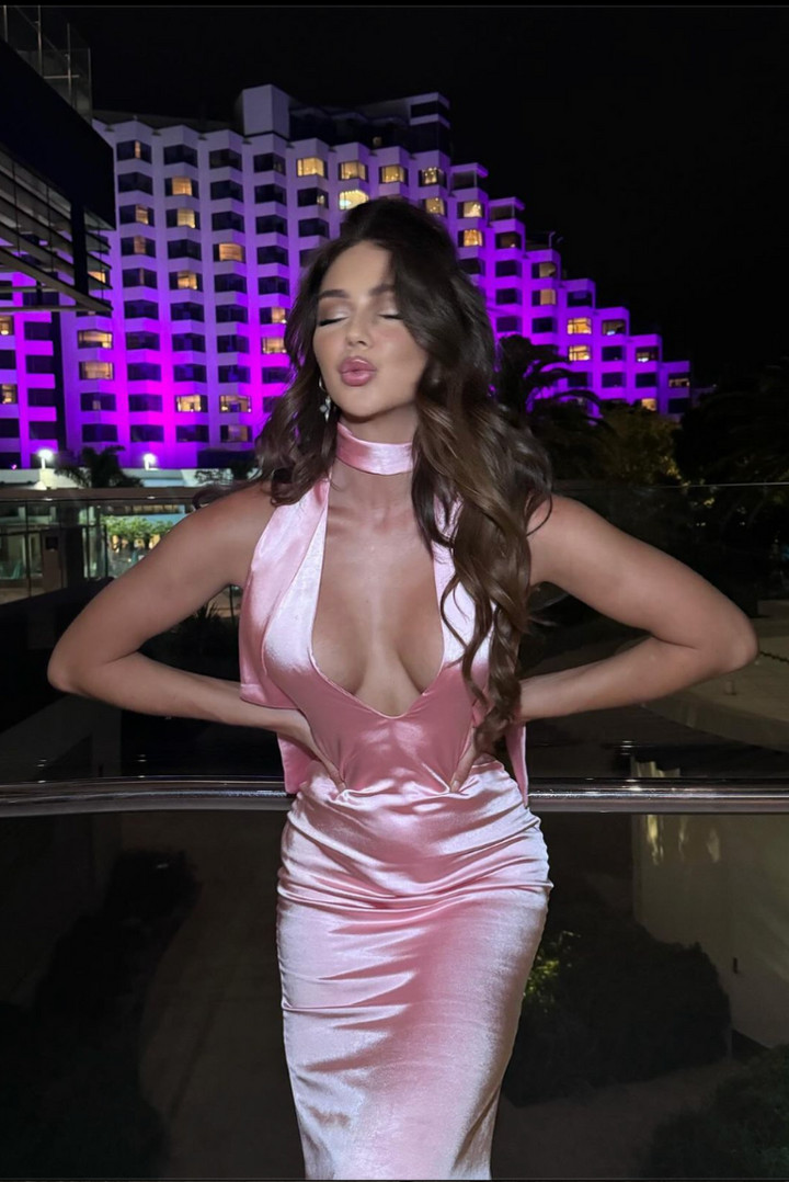 Women's Elegant Maxi Dress with Pussy Bow Collar