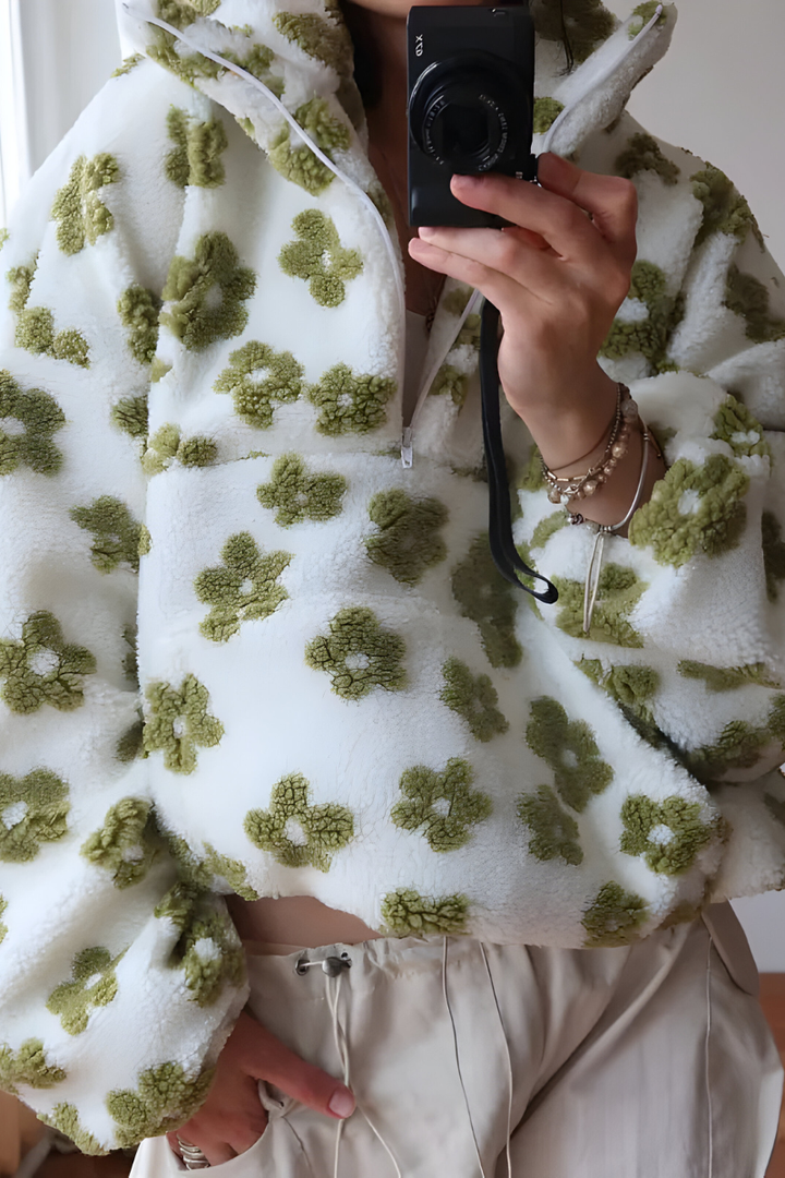 Nami™ | Comfy fleece sweater with floral print