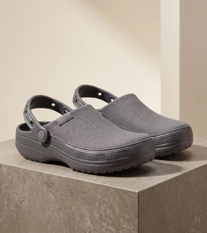 Canvas | The everyday canvas clog