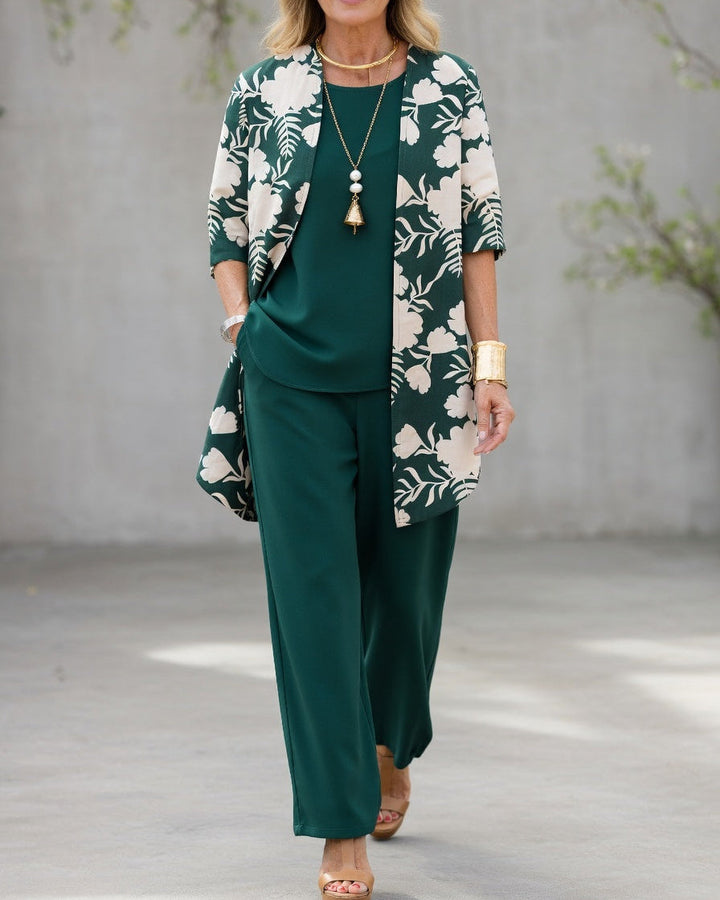 Elegant Three-Piece Women's Set with Fluid Cut for Everyday Comfort