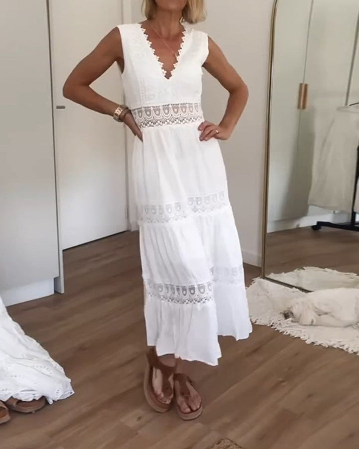 Elegant Midi Summer Dress with Lace & V-Neck – Feminine & Airy