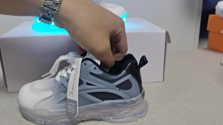 Light-Up Sneakers for Kids – Colourful, LED Lighting for a Playful Look