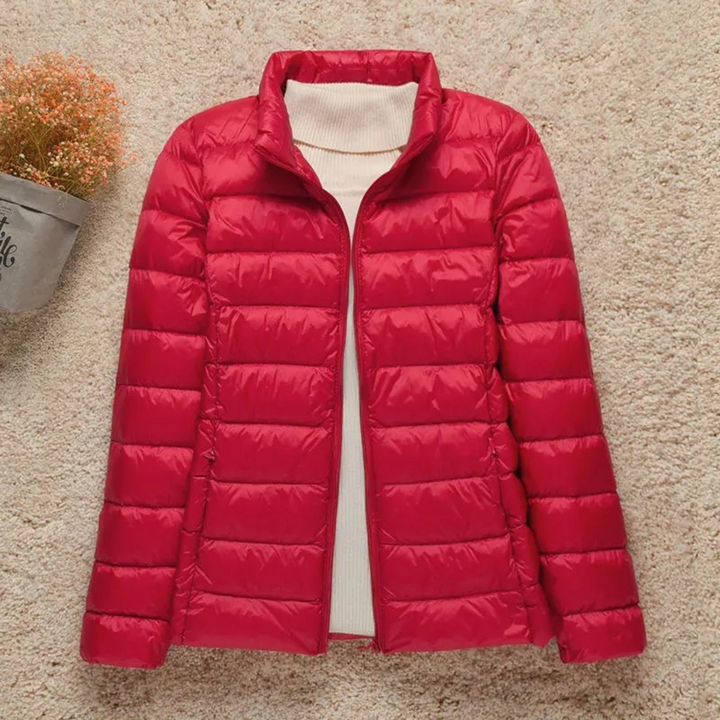Lightweight Padded Women's Jacket with Functional Hood for Everyday Use