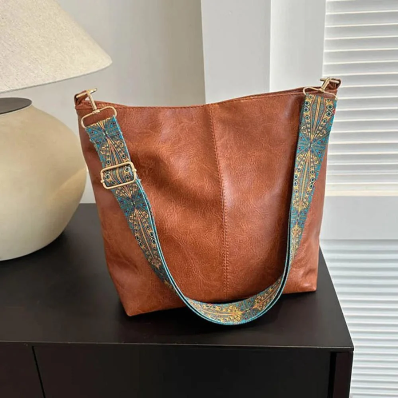 Chelsey’s Vintage Charm | Vegan Leather Shoulder Bag
