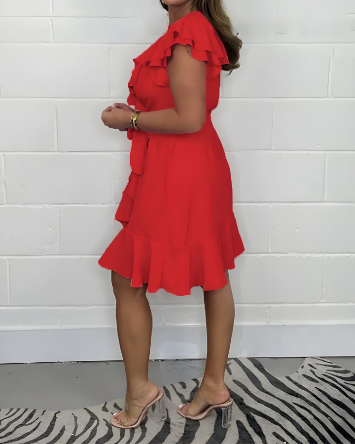 Elegant Ruffled Dress with V-Neck – Feminine Look for Any Occasion