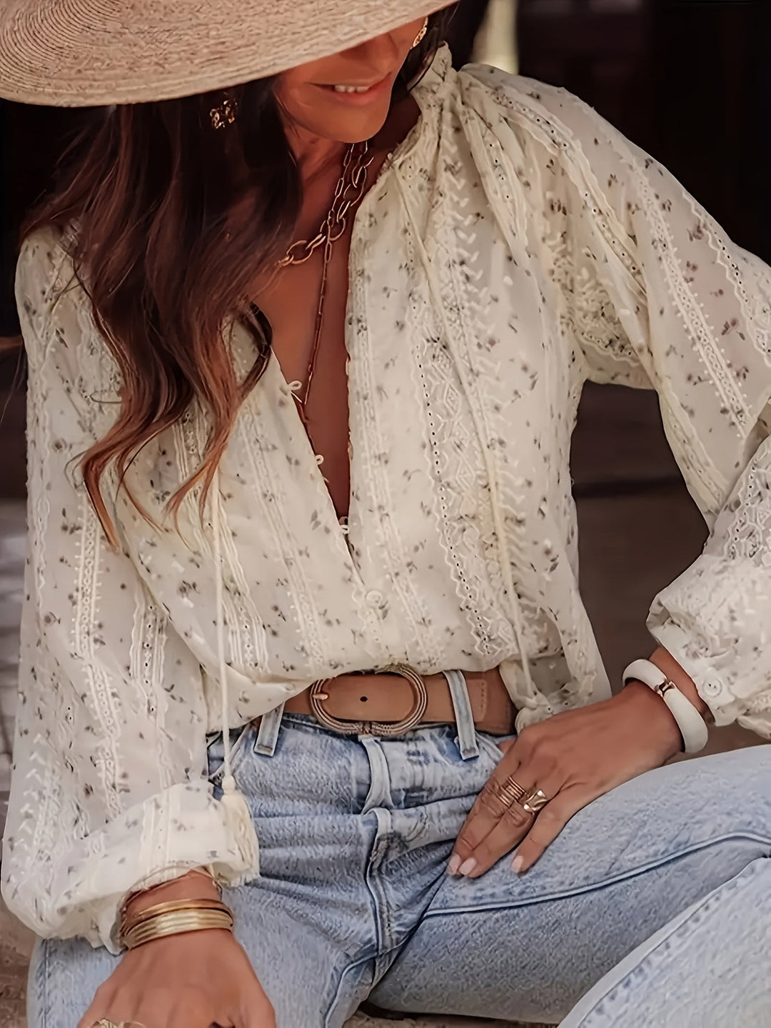 Women's Floral V-Neck Blouse with Elegant Fit