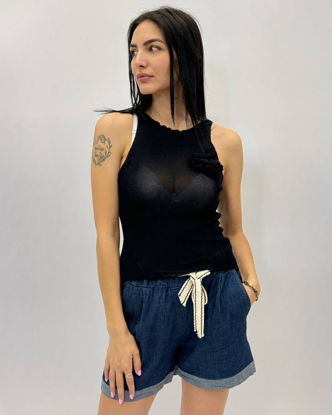 Gretchen™  |  American-style Top Flower Detail