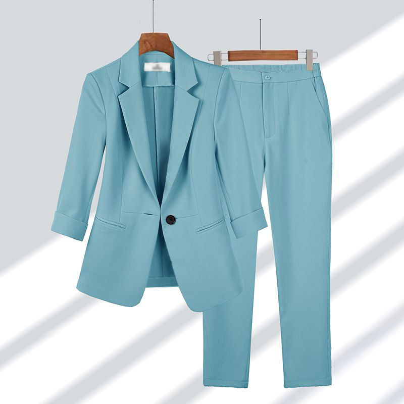 Complete tailored blazer and pants with a fitted cut