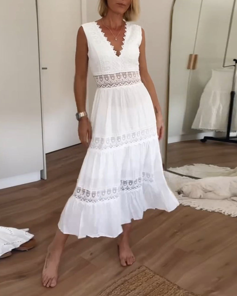 Elegant Midi Summer Dress with Lace & V-Neck – Feminine & Airy