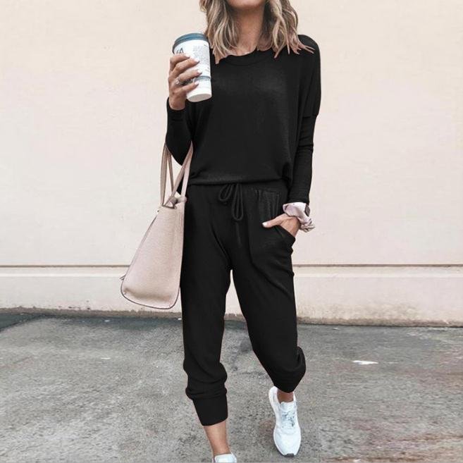 Laura | Modern Comfort and Stylish Women's Tracksuit