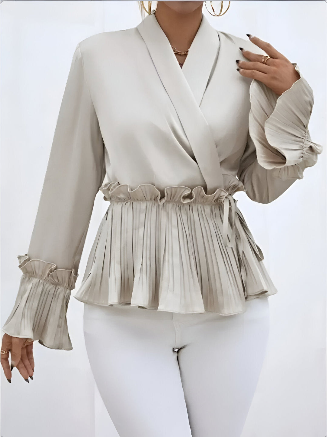 Boé - Elegant Blouse with Pleat Detail