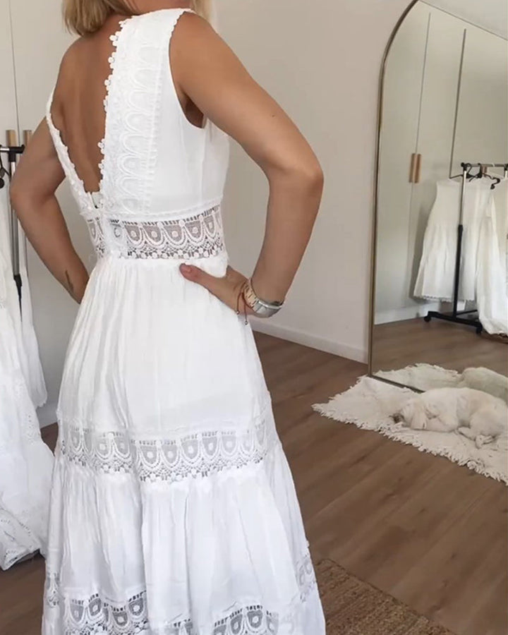 Elegant Midi Summer Dress with Lace & V-Neck – Feminine & Airy