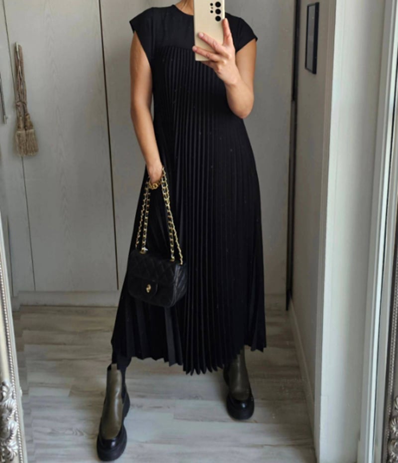 Jolie Timeless and Comfortable Dress - Elena Harper