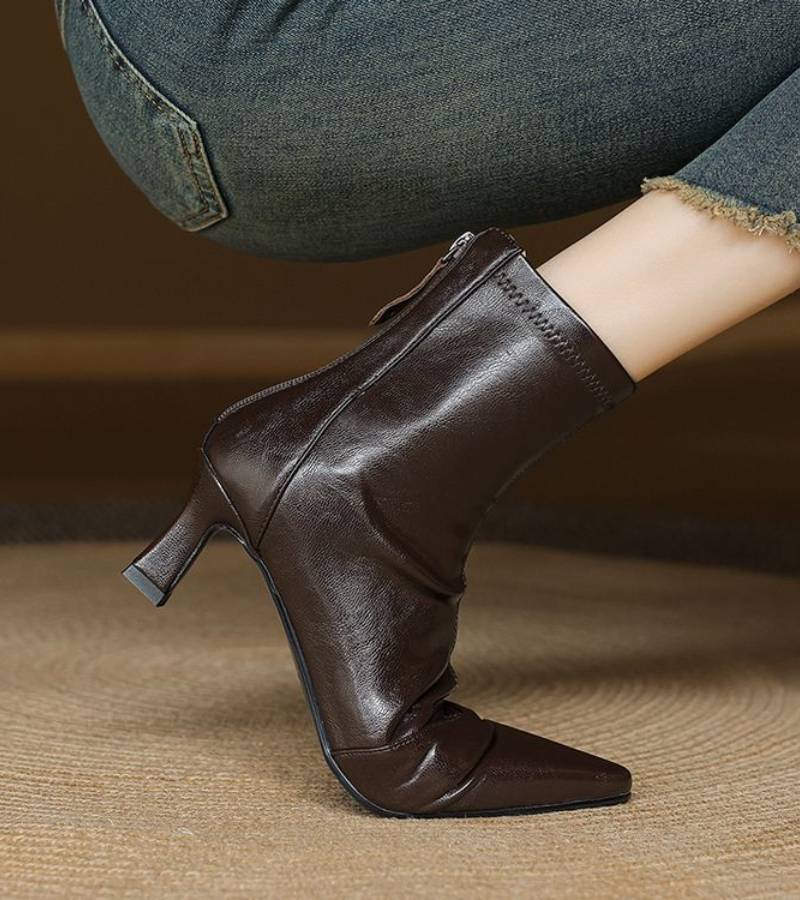 Fulvia | Minimal leather ankle boots with mid heel