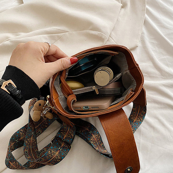 Small square women's bag in soft PU – Retro style and trendy for everyday use