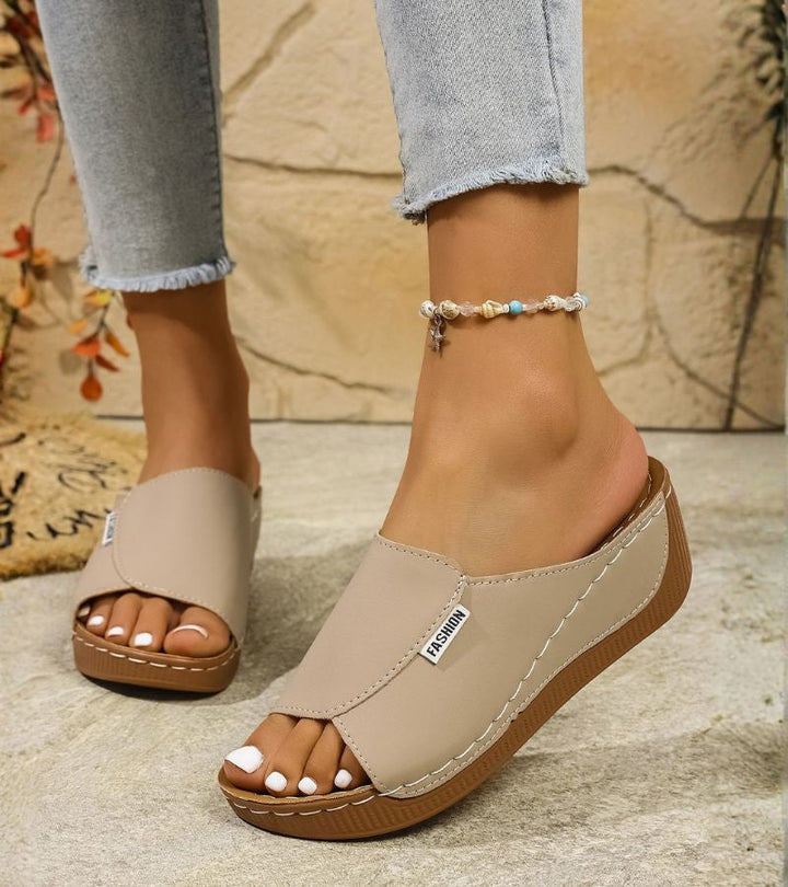 Slides | Ergonomic sandals designed for the wellbeing of your feet