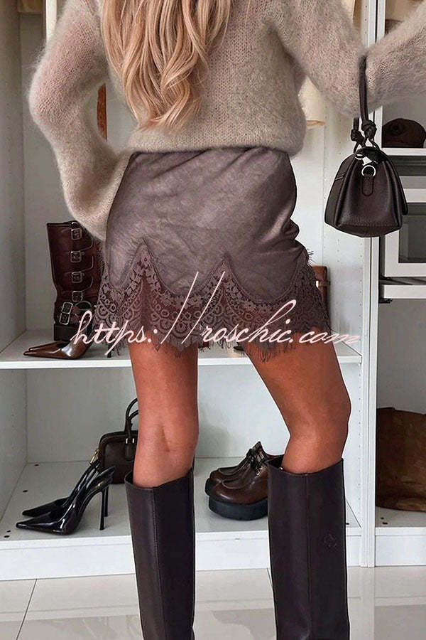 Olivia's Chic Lace-Trim Mini Skirt