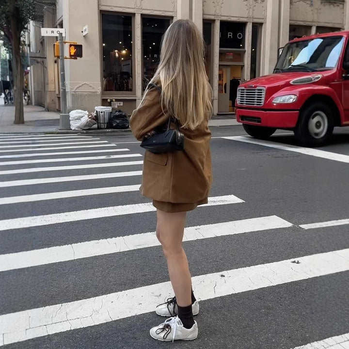 Women's Blazer with Single-Breasted Closure and Solid Design