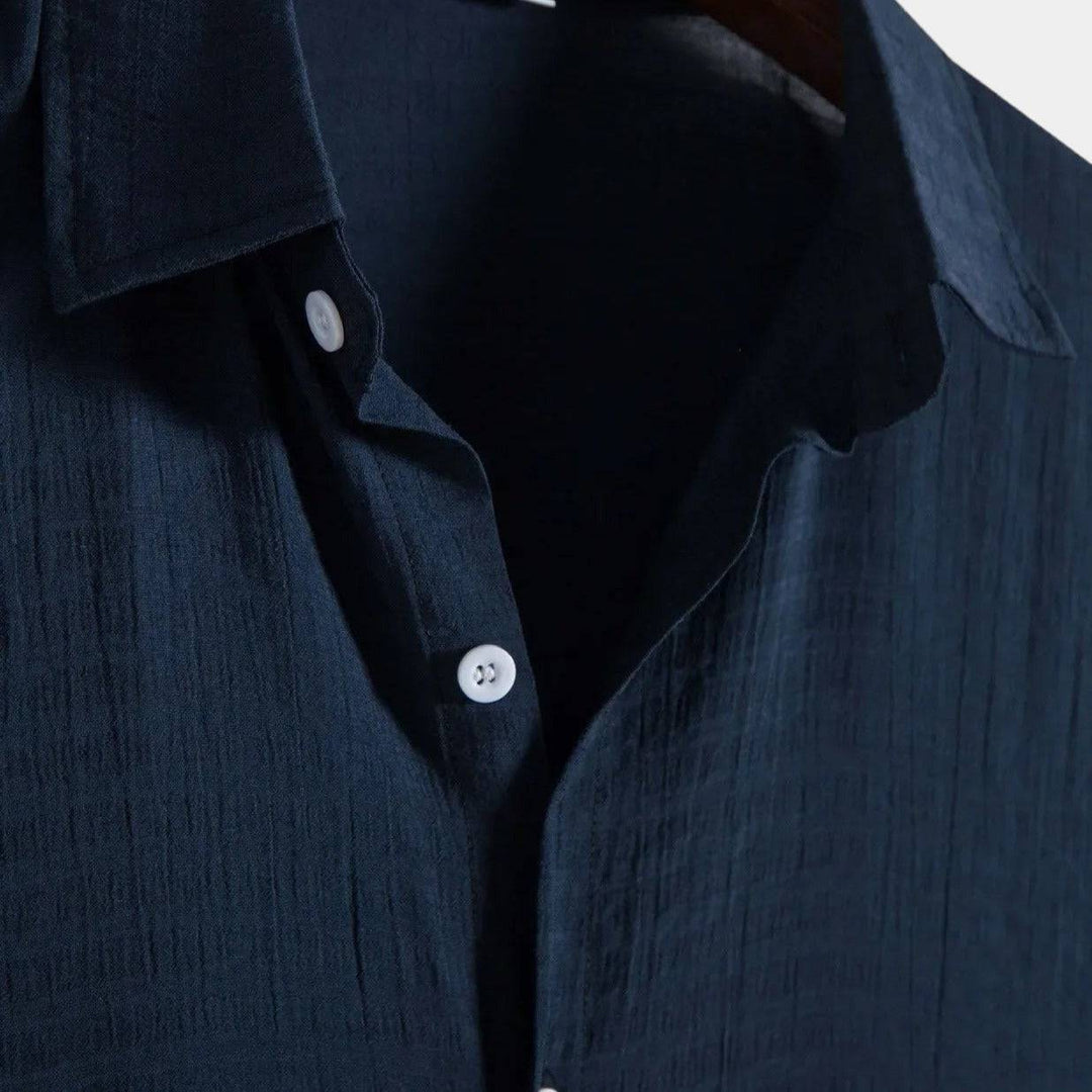 Emma & Rose Manhattan Rio™ summer shirt, lightweight and stylish, shown in a casual fit with a vibrant pattern.