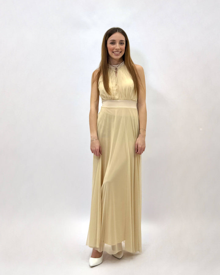 Marisa™ flowing dress by Emma & Rose Cape Town, elegant abiti in soft fabric with a graceful, flowing silhouette displayed in the image.