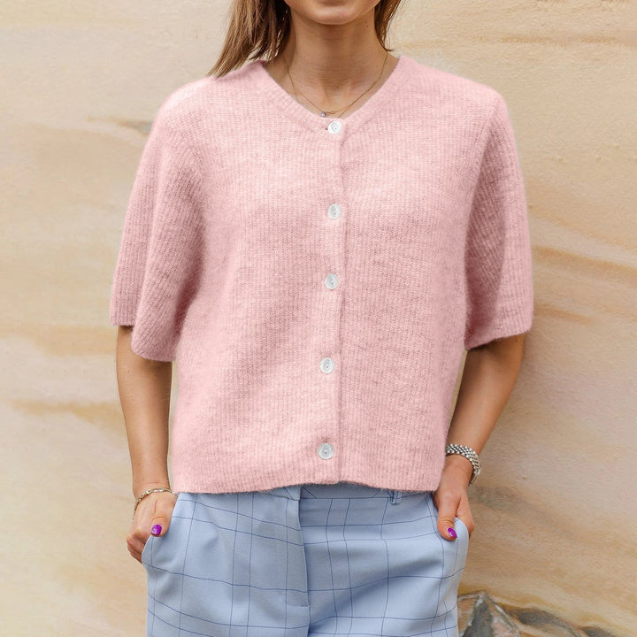 Yara - Streetwear Vest with Short Sleeves
