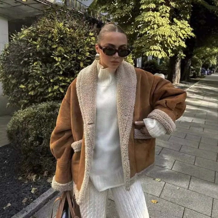 Hélène - Chic Suede Sherpa Coat