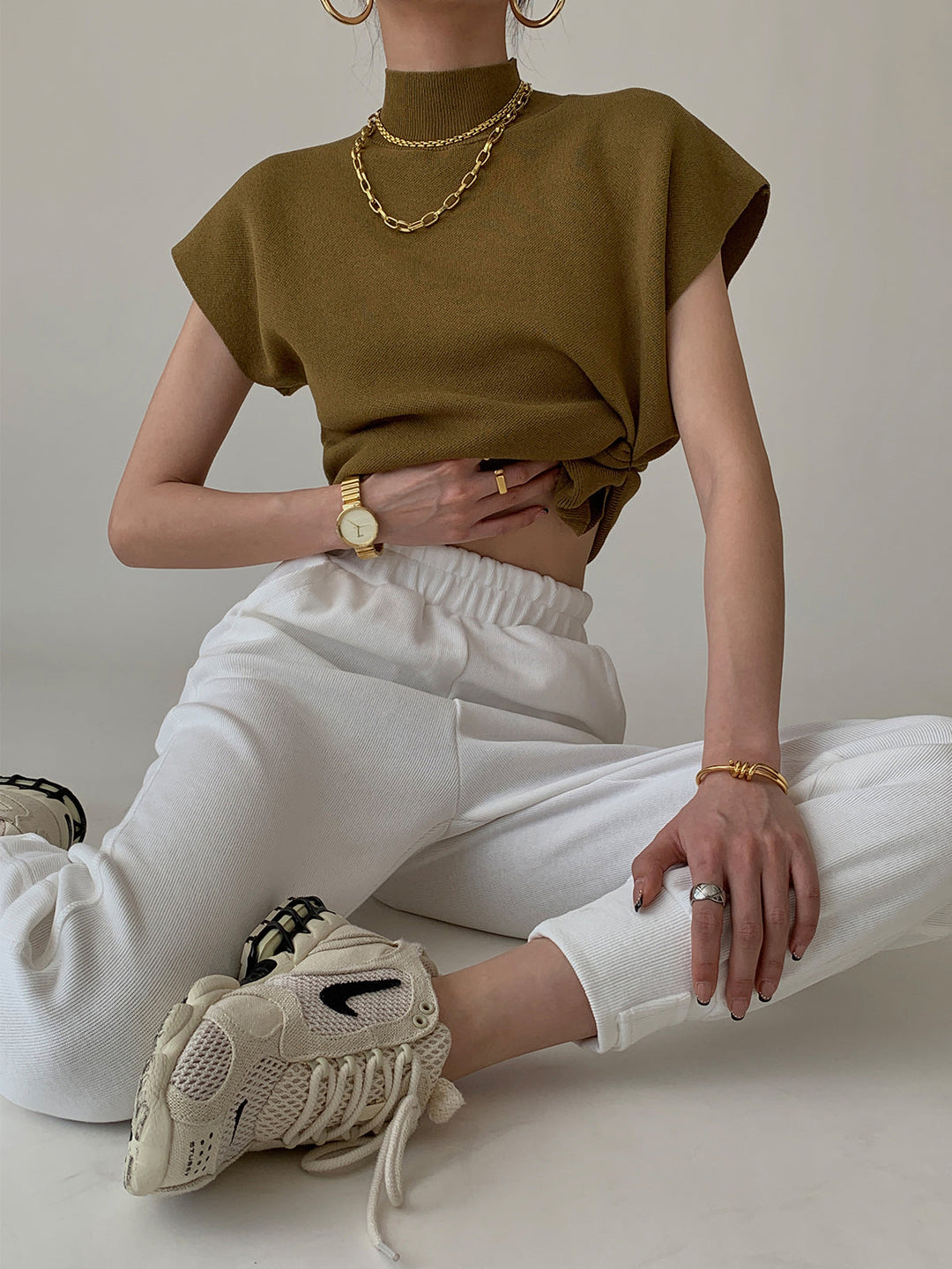 Ismara - Elegant Top with High Collar