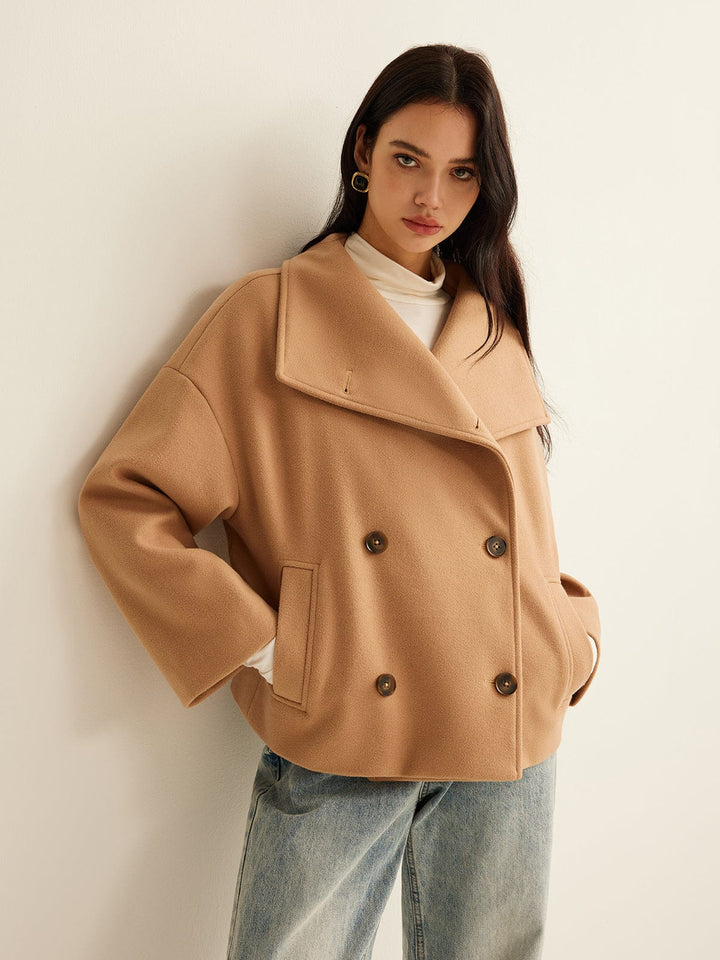 Short Oversized Coat for Women – Stylish and Elegant Outerwear with Lapels