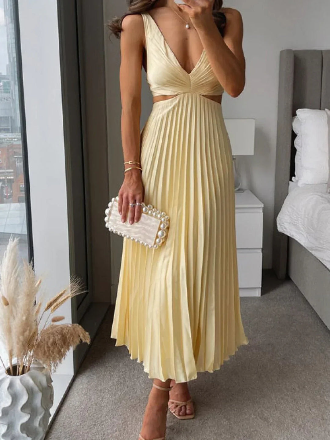 Ball Gown for Women with Pleated Skirt - Avvy