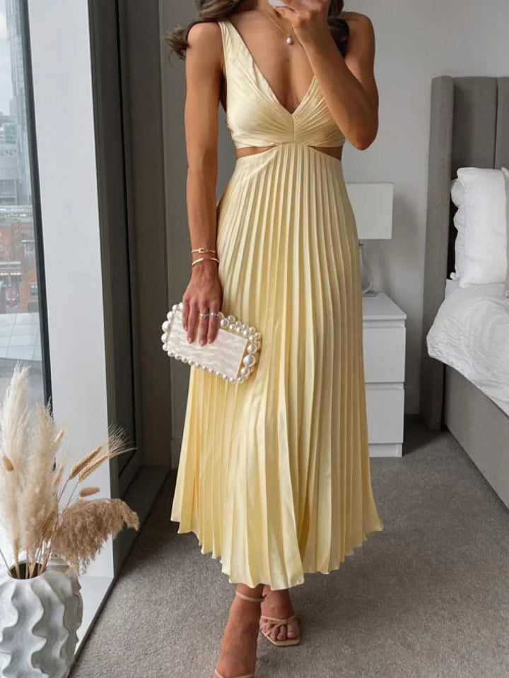 Ball Gown for Women with Pleated Skirt - Avvy