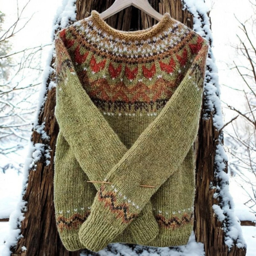 Floor – Warm sweater with classic woven pattern