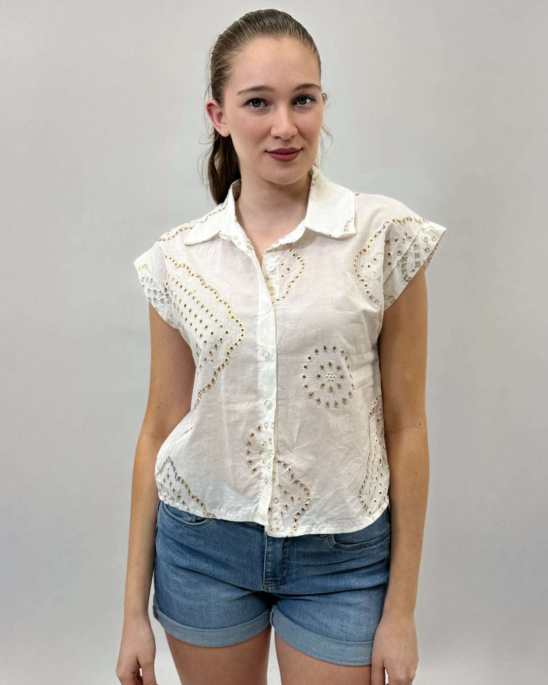 Lara™  |  Short-sleeved soft luxurious fabrics Shirt Details