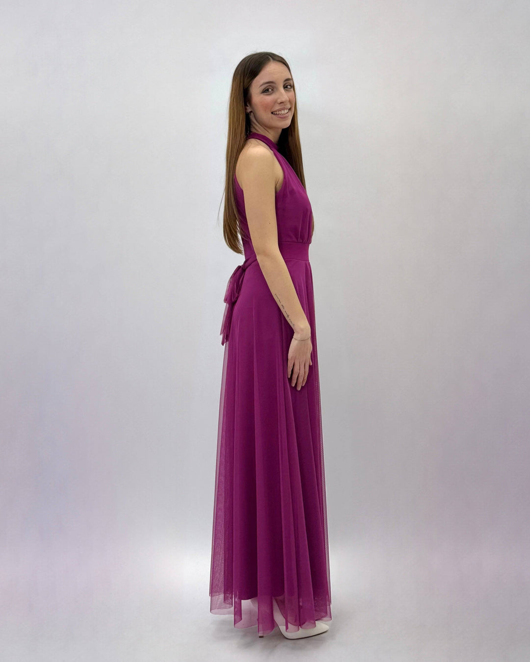 Emma & Rose Cape Town Marisa™ flowing dress in lightweight fabric, stylish abiti with elegant drape and vibrant color.