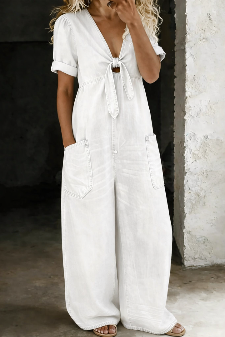 Maya | Short jumpsuit with short sleeves and V-neck