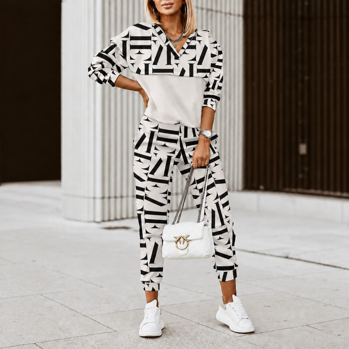 Hailey Women's Tracksuit Set Checked Hoodie and Joggers - Elena Harper