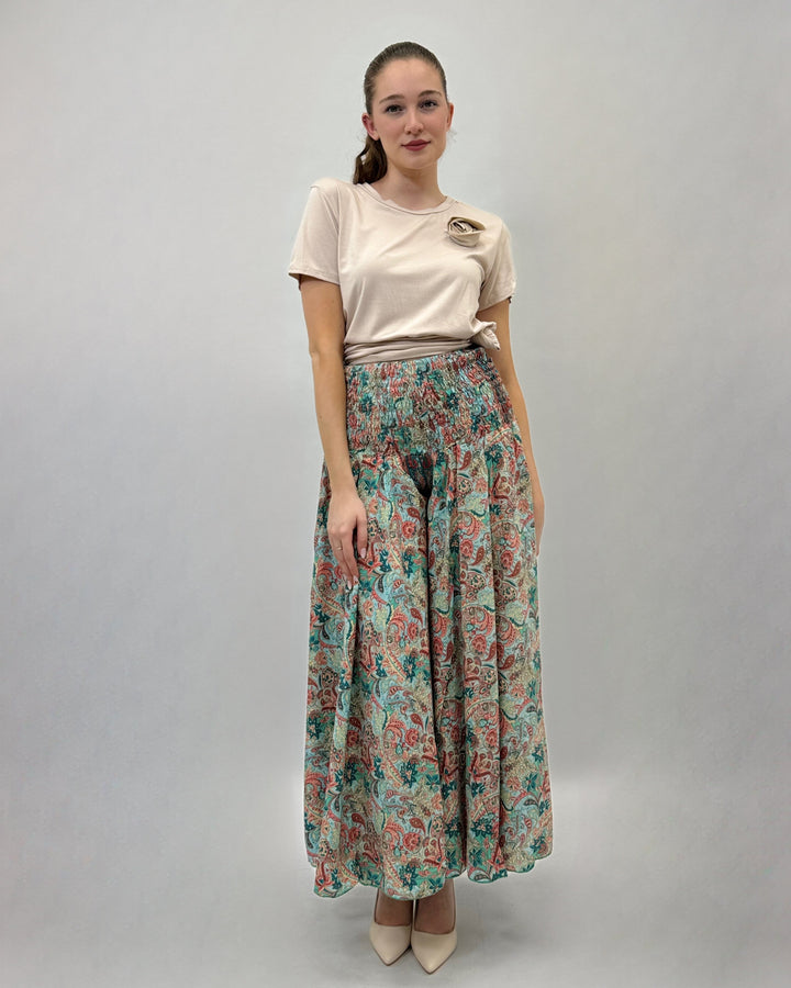Vera™  |  Top Knot Flower