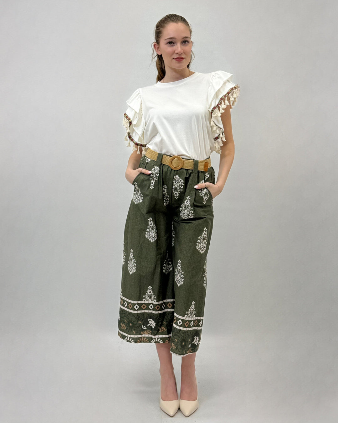 Marisa™  |  Embroidered Trousers Belt Detail