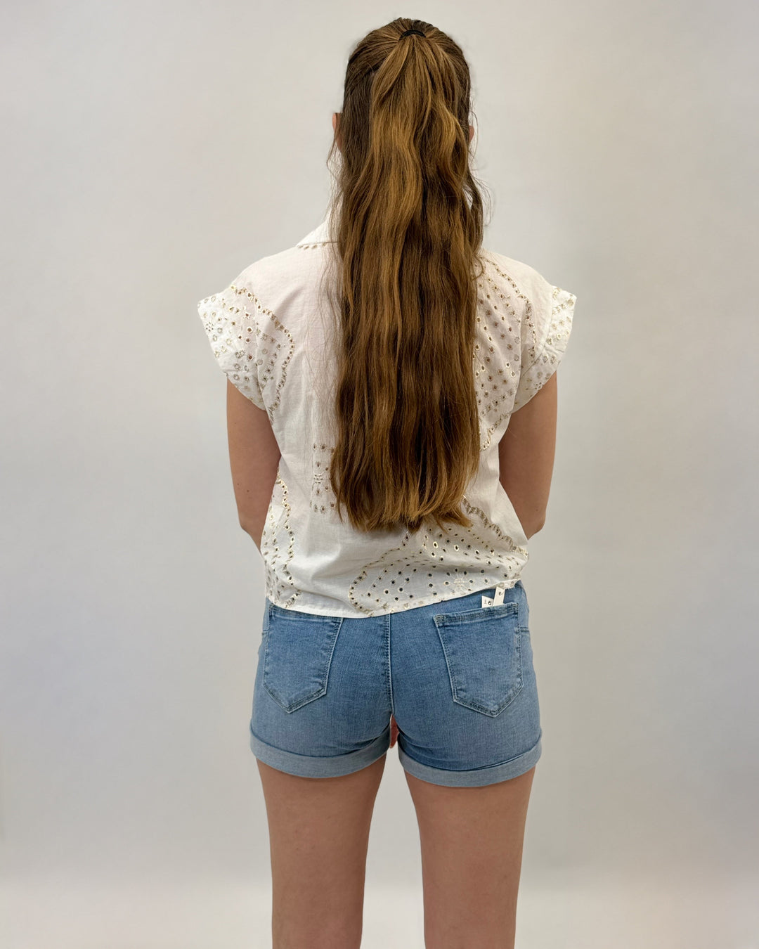 Lara™  |  Short-sleeved soft luxurious fabrics Shirt Details